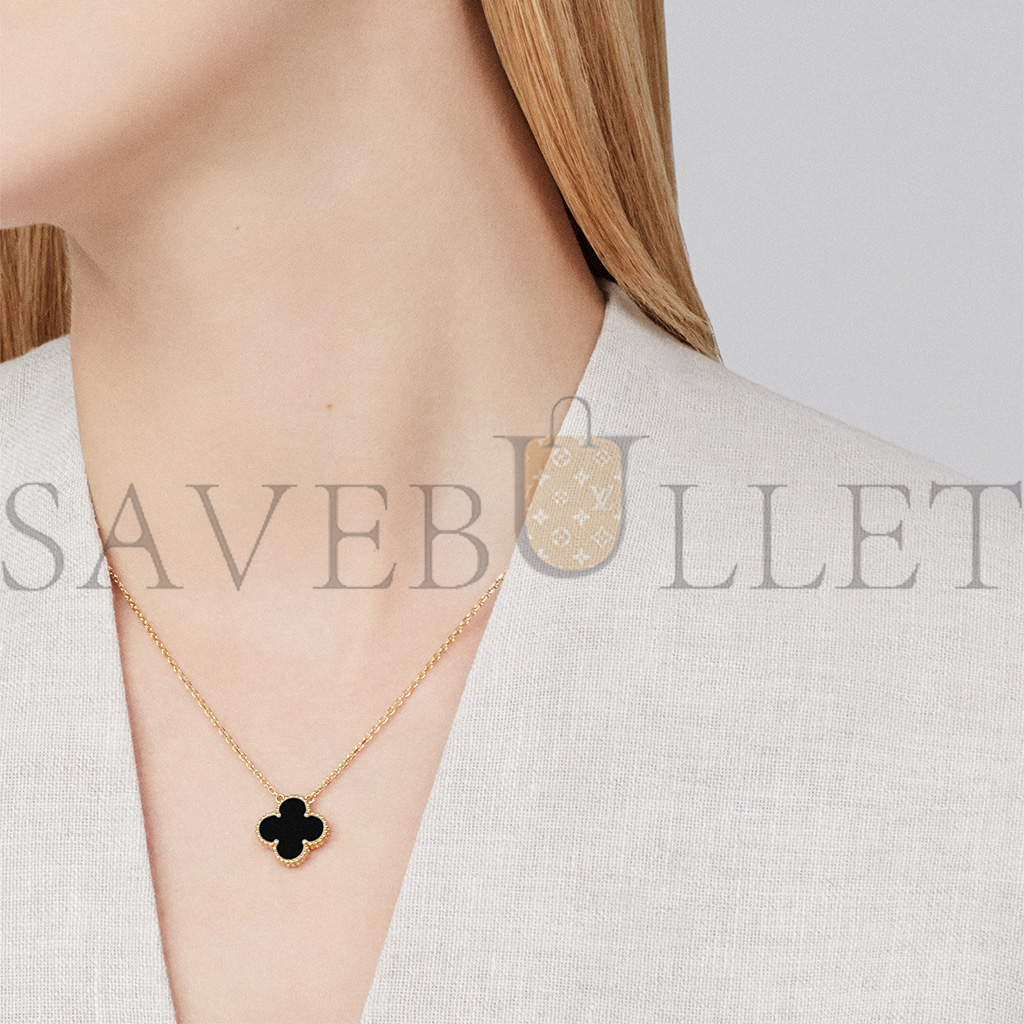 VAN CLEEF ARPELS VINTAGE ALHAMBRA PENDANT - YELLOW GOLD, ONYX VCARA45800 VAN CLEEF ARPELS VINTAGE ALHAMBRA PENDANT - YELLOW GOLD, ONYX VCARA45800